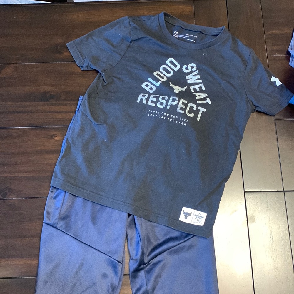 Outfit for boys size SM shirt and size 6 pants!